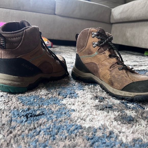 Ariat Women's Brown Lace-Up Boots - Picture 2 of 4